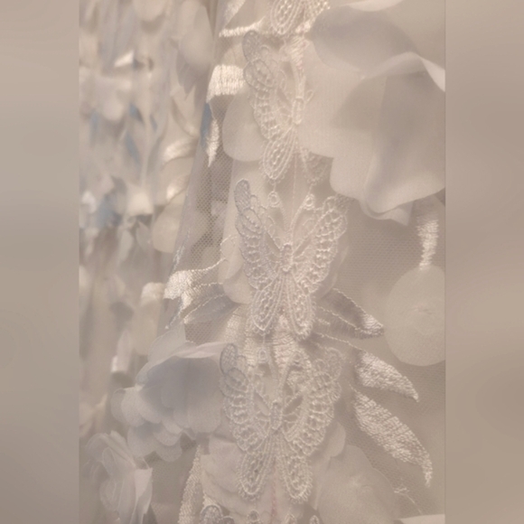 Aleeza Elegant White Floral & Butterfly Formal Dress - Picture 4 of 5
